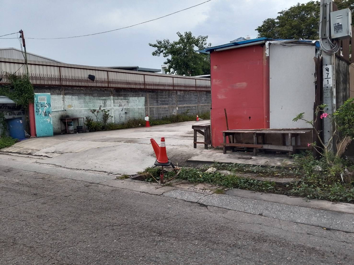 ขายที่ดินลาดพร้าว101 แฮปปี้แลนด์ : Vายที่ดินลาดพร้าว 101 เนื้อที่ 83 ตรว.