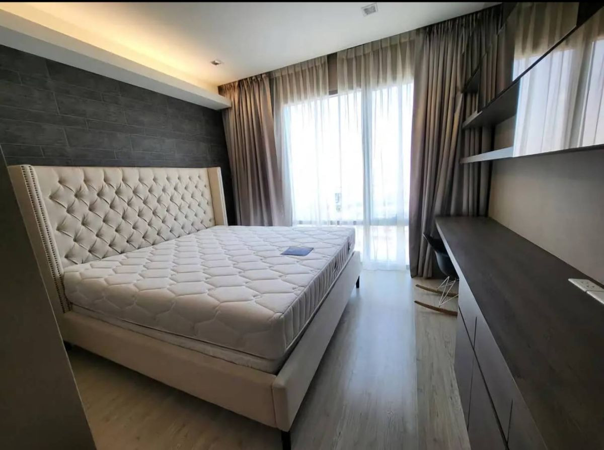 For RentCondoRama3 (Riverside),Satupadit : For Rent Star View Rama 3 Beautiful unit with a breathtaking panoramic Chao Phraya River view. Great price, fully furnished, and luxuriously decorated 