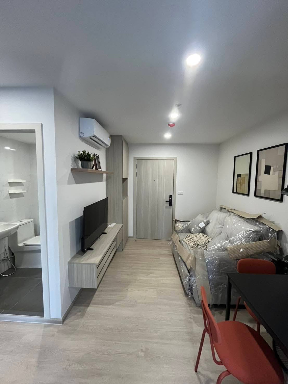 For RentCondoSamut Prakan,Samrong : For rent 📍 Origin Plug & Play E22 Station 📍 Fully furnished and equipped, near BTS Sai Luat