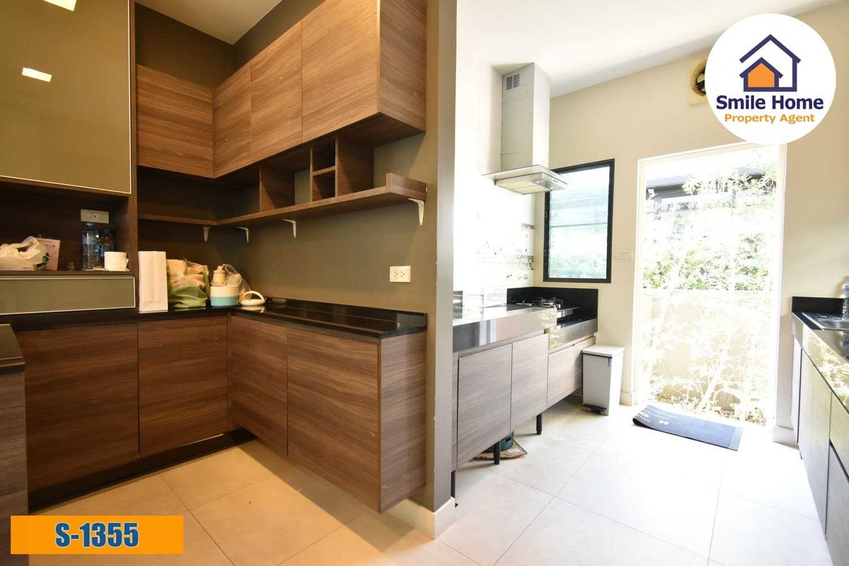 For SaleHouseLadkrabang, Suwannaphum Airport : Single house for sale Manthana On Nut-Wongwaen 4  The house is ready to move in, the biggest tie.