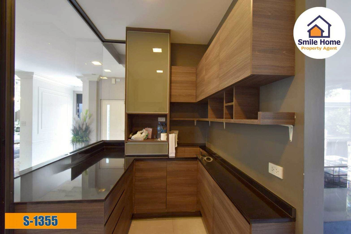 For SaleHouseLadkrabang, Suwannaphum Airport : Single house for sale Manthana On Nut-Wongwaen 4  The house is ready to move in, the biggest tie.