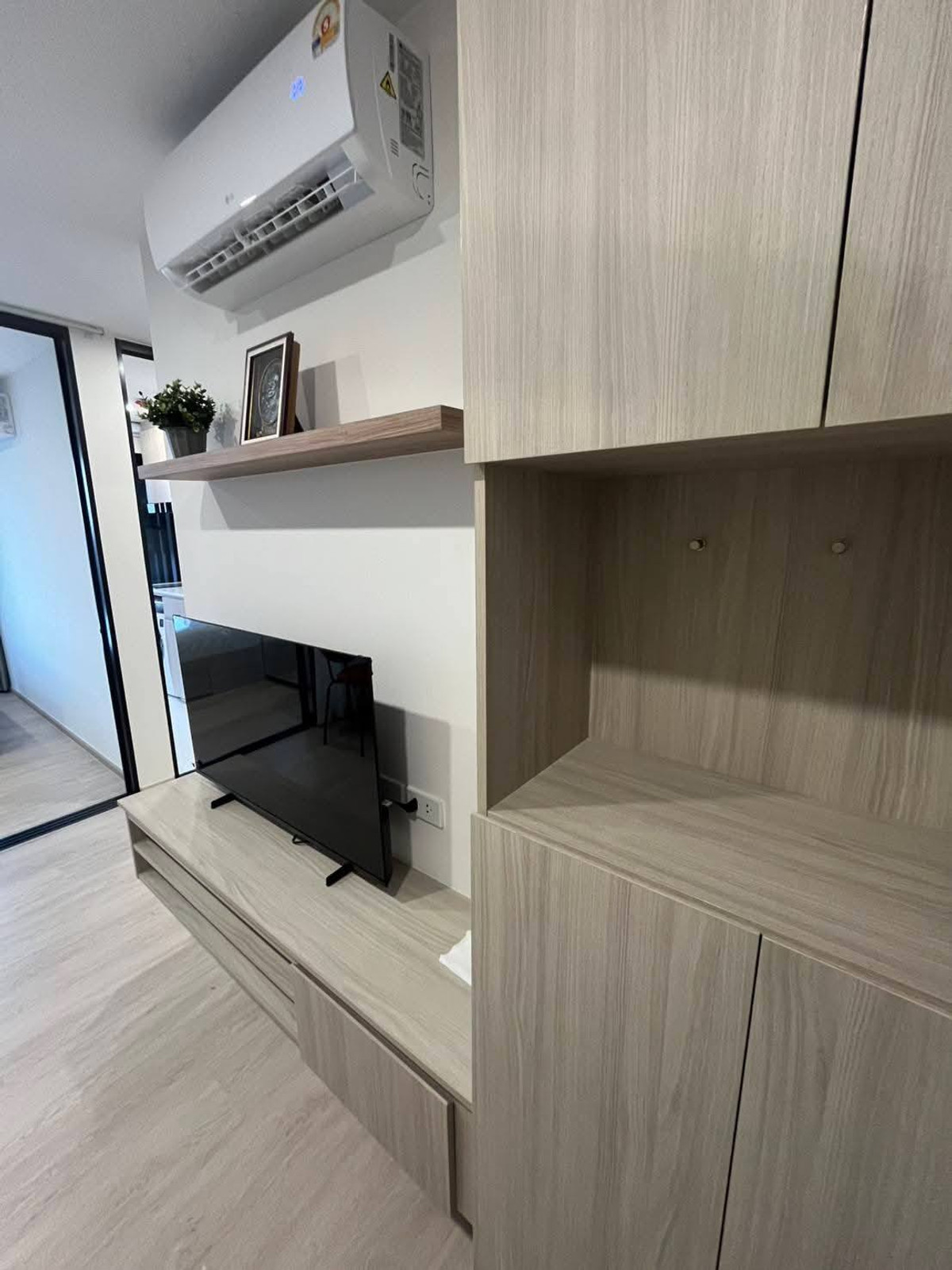 For RentCondoSamut Prakan,Samrong : For rent 📍 Origin Plug & Play E22 Station 📍 Fully furnished and equipped, near BTS Sai Luat