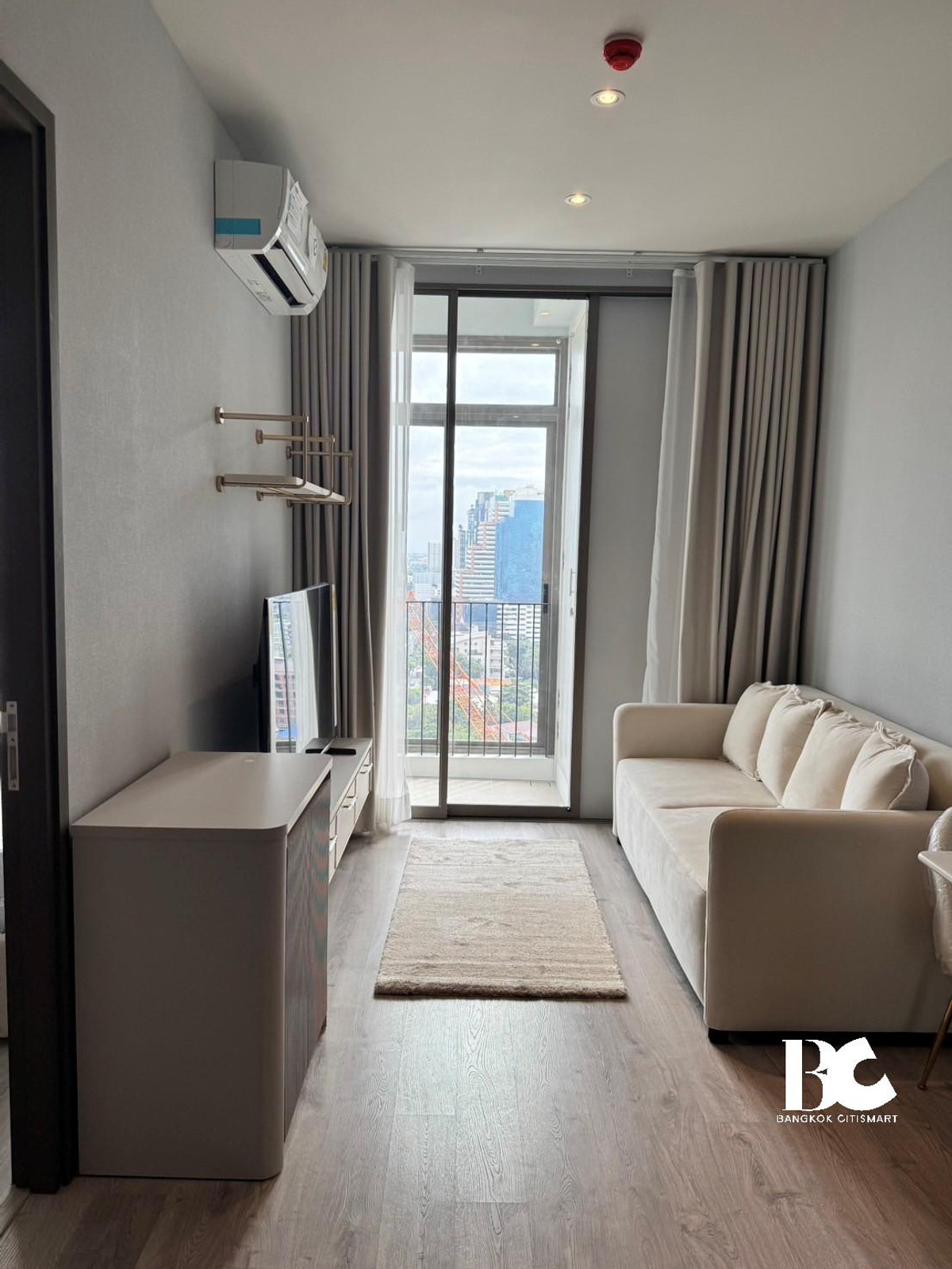 ให้เช่าคอนโดสุขุมวิท อโศก ทองหล่อ : ให้เช่า | Rhythm Ekkamai Estate ขนาด 35 ตร.ม. | 1 ห้องนอน 1 ห้องน้ำ | ชั้น 19 💰 ค่าเช่า: 37,000 บาท/เดือน 📌 รหัสยูนิต: C1712202327