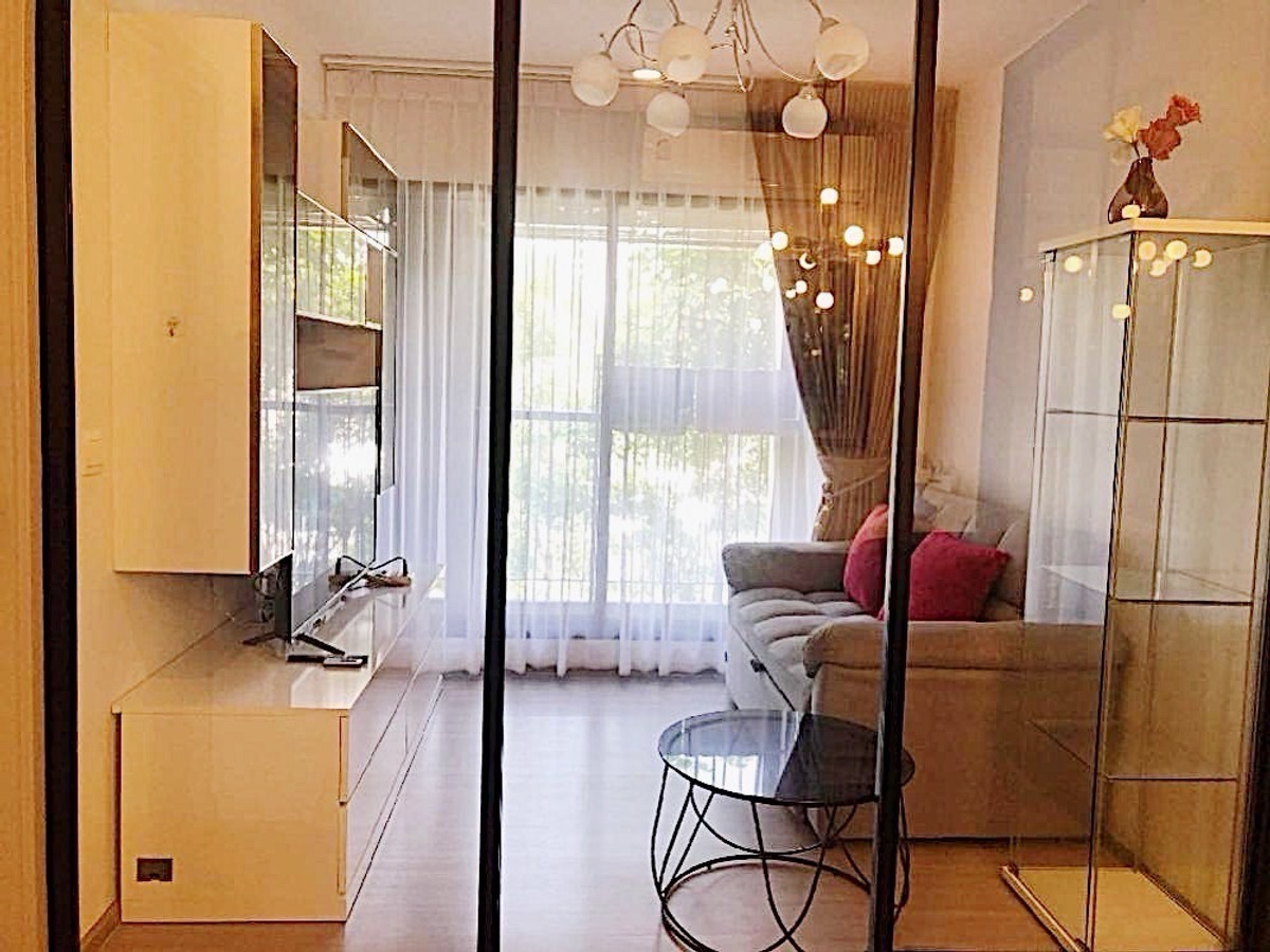 For SaleCondoOnnut, Udomsuk : Urgent sale Aspire Sukhumvit Onnut, room size 36 sq m, 3rd floor, renovated room, very beautiful. Ready to move in Buy for yourself or invest, it's very worthwhile. Price 2,650,000 baht.