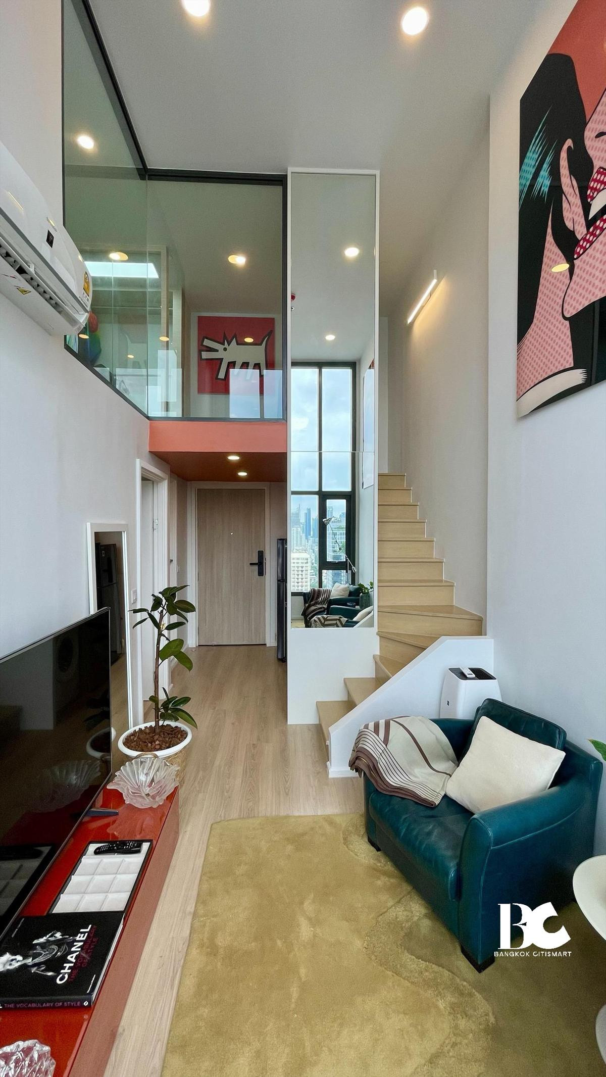 For RentCondoKhlongtoei, Kluaynamthai : For rent | Life Rama 4 – Asoke (Vertiplex Unit) size 32 sq m | Vertiplex high ceiling room | 33rd floor 💰 Rent: 49,000 baht/month 📌 Unit code: C0909220002