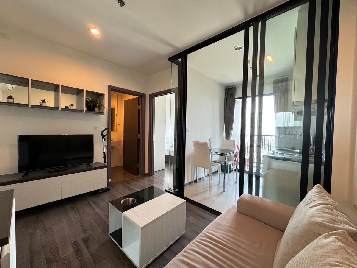 For RentCondoOnnut, Udomsuk : THE BASE PARK WEST Sukhumvit 77 | 31 sq m, 39th floor, new room, fully furnished, complete electrical appliances, 16,000/mo.