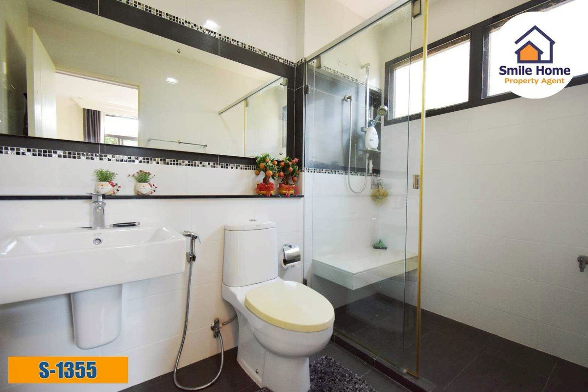 For SaleHouseLadkrabang, Suwannaphum Airport : Single house for sale Manthana On Nut-Wongwaen 4  The house is ready to move in, the biggest tie.