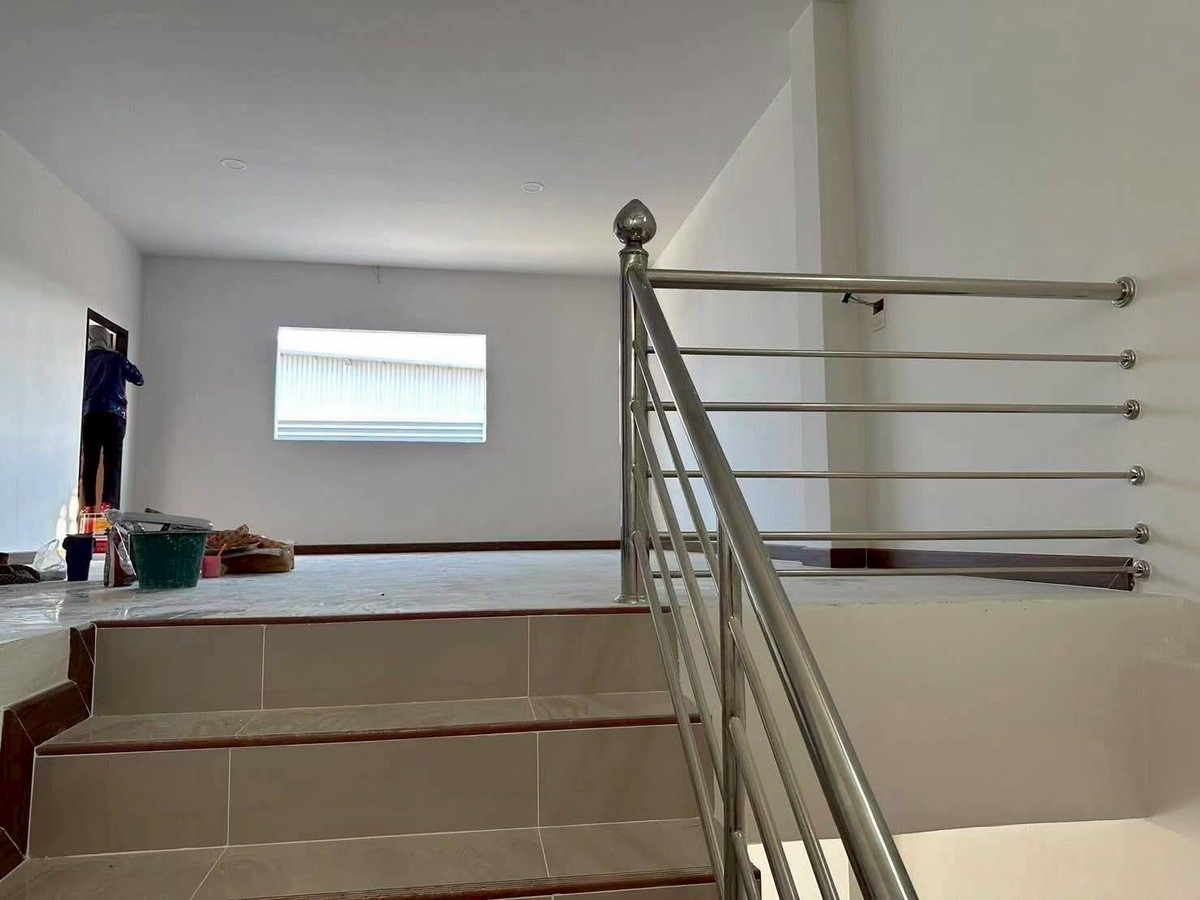 ให้เช่าโกดังมหาชัย สมุทรสาคร : ให้เช่าโกดัง สร้างใหม่ สวนหลวง กระทุ่มเเบน สมุทรสาคร พื้นที่ 2,000ตรม