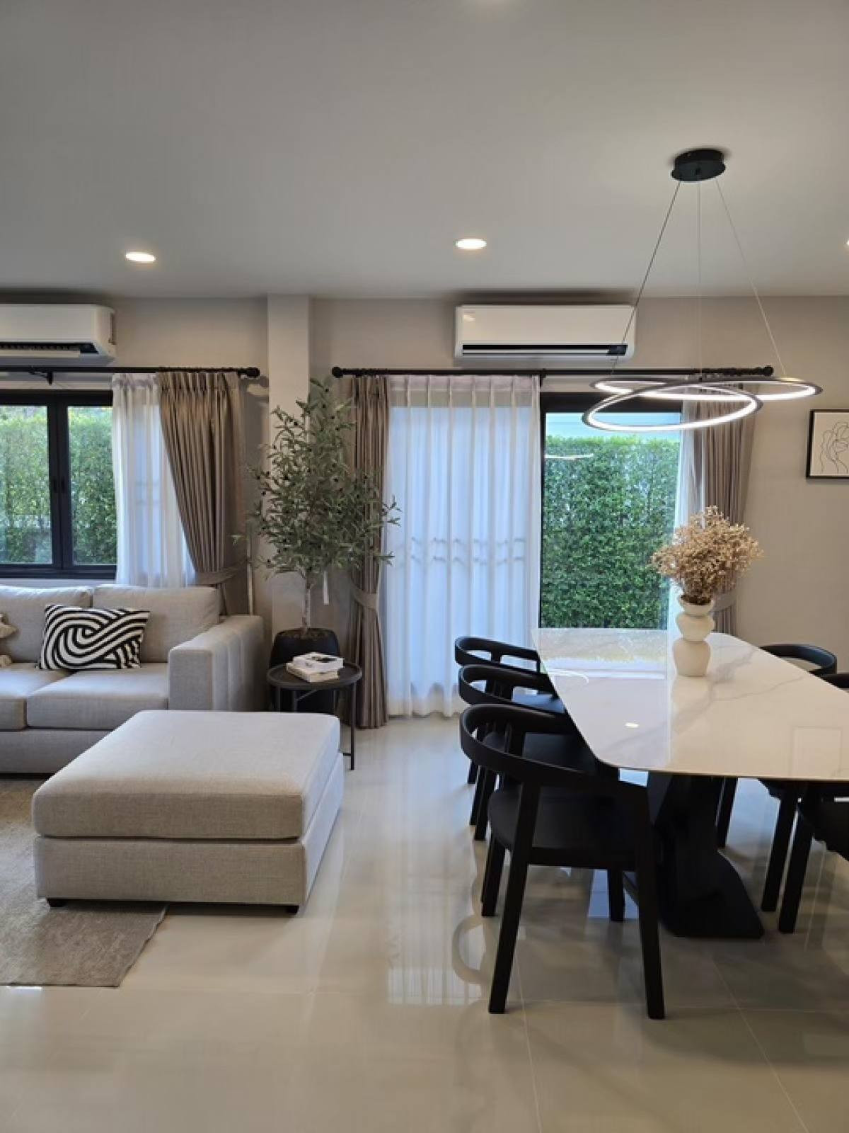 บ้านบางนา แบริ่ง ลาซาล : ให้เช่า Centro บางนา บ้านใหม่ 4 ห้องนอน ติดเมกาบางนา Fully furnished 