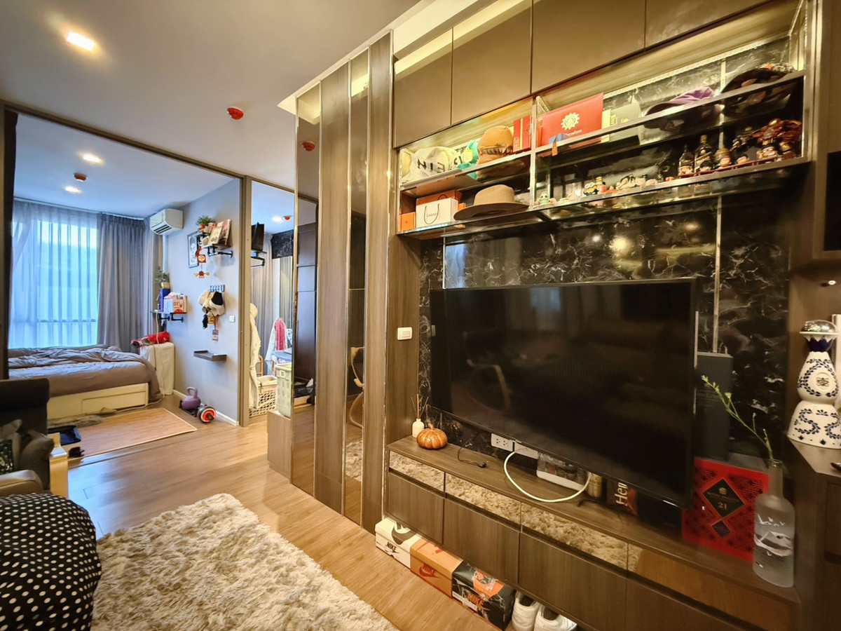 For SaleCondoKasetsart, Ratchayothin : For sale, Miti Condo Ladprao-Wanghin, MITI Condo Ladprao - Wanghin, near BTS Senanikom station, about 5 minutes.