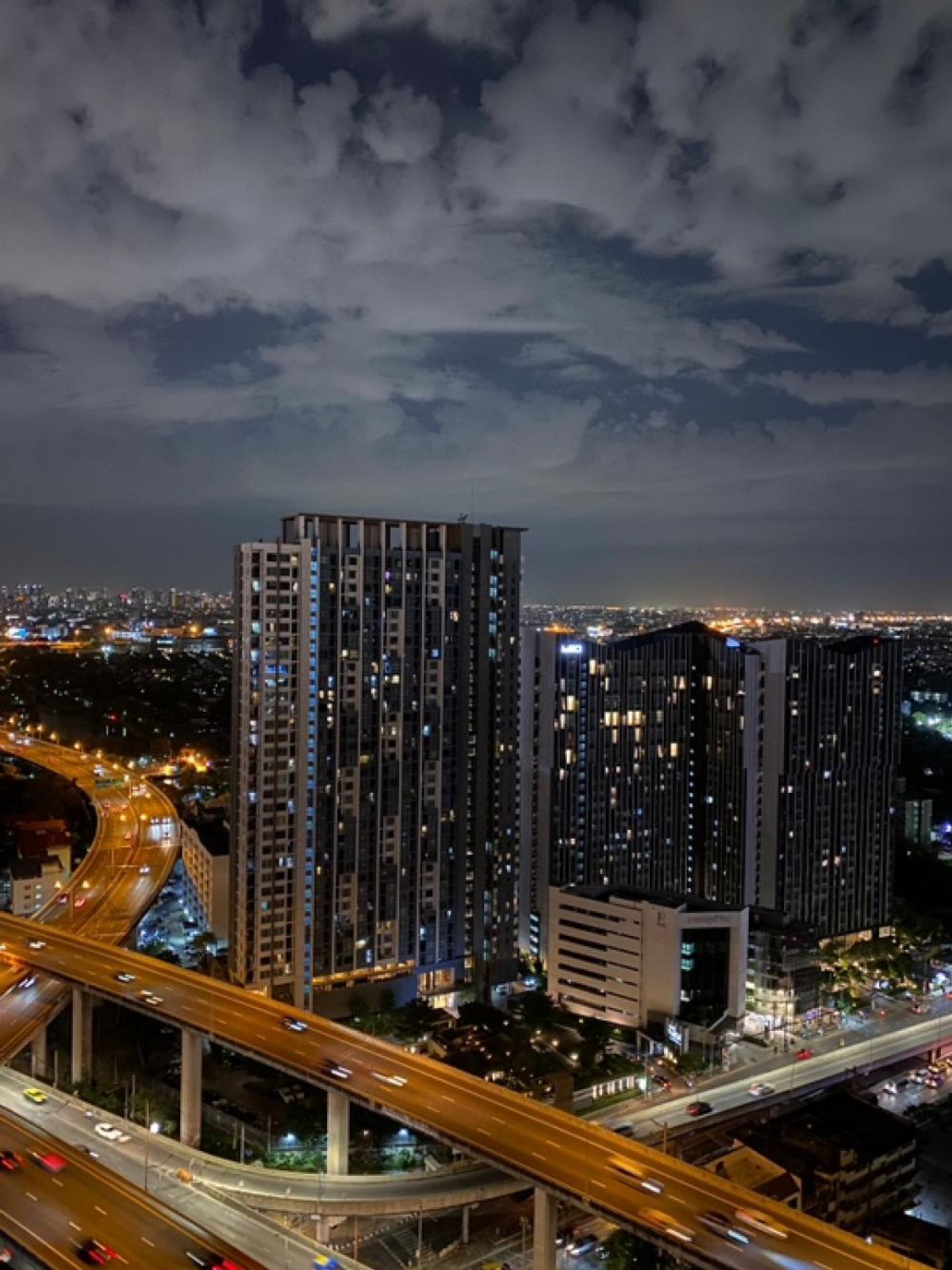 For SaleCondoRama9, Petchburi, RCA : The Base Graden by Sansiri, a project on the main road at Ramkhamhaeng intersection.