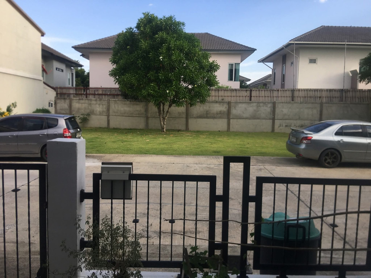 For RentTownhomeLadkrabang, Suwannaphum Airport : 2-story townhome with furniture, beautifully decorated, for rent in Bangna-Prawet area. Near Ramkhamhaeng University Bangna Campus, only 3.7 km.