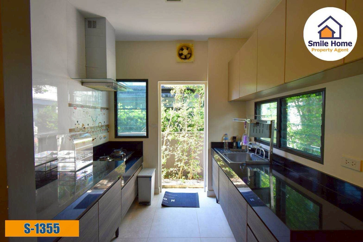 For SaleHouseLadkrabang, Suwannaphum Airport : Single house for sale Manthana On Nut-Wongwaen 4  The house is ready to move in, the biggest tie.