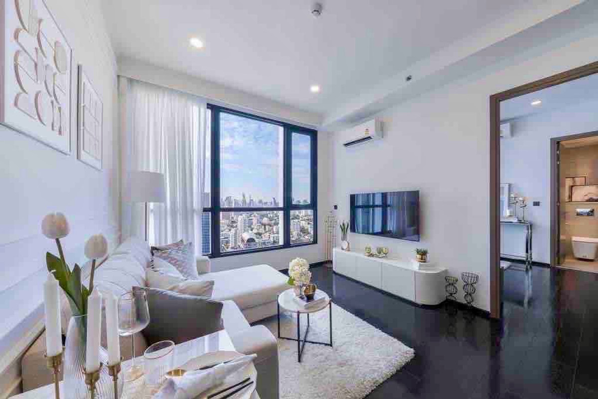 For SaleCondoSukhumvit, Asoke, Thonglor : For sale Park Origin Thonglor, luxury condo in Thonglor area. The room is luxuriously decorated by a designer, size 36 sq m, 35th floor, very beautiful city view. It's worth buying for yourself or as an investment. Price 7,980,000 baht.