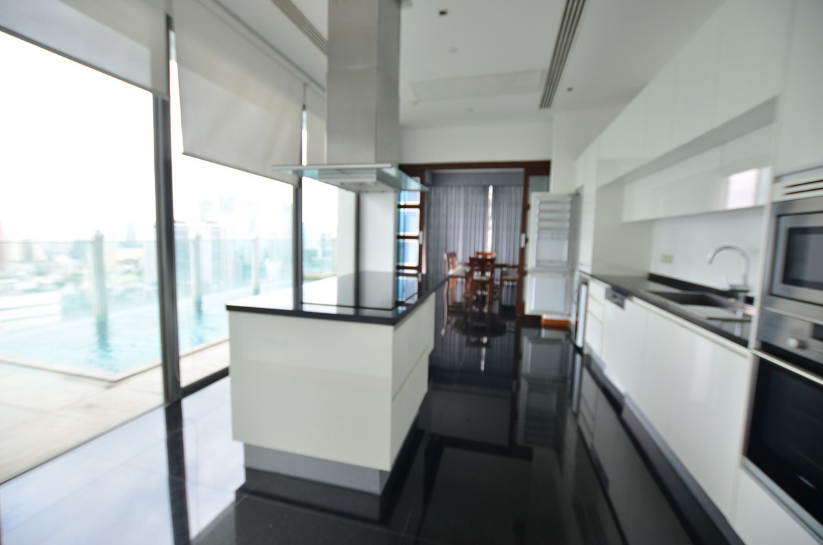 For SaleCondoSukhumvit, Asoke, Thonglor : Ultra Luxury Condo with Private Pool phrom phong area.