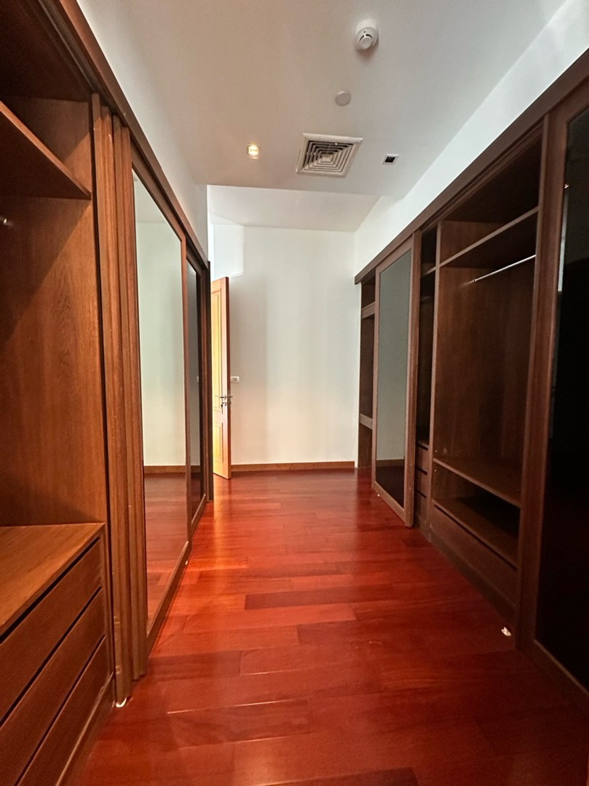 For SaleCondoSukhumvit, Asoke, Thonglor : Ultra Luxury Condo with Private Pool phrom phong area.