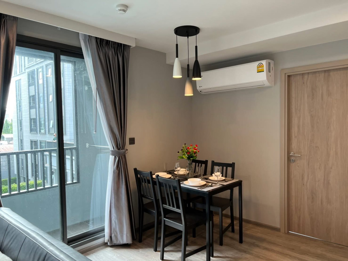 ขายคอนโดรัชดา ห้วยขวาง : 🌟 ขายด่วน! Maestro 19 (รัชดา 19 – วิภาวดี 16)  คอนโดเลี้ยงสัตว์ได้ | 2 ห้องนอนใหญ่ | วิวสระ | พร้อมเข้าอยู่  🔹 ราคาเพียง 6,890,000 บาท  