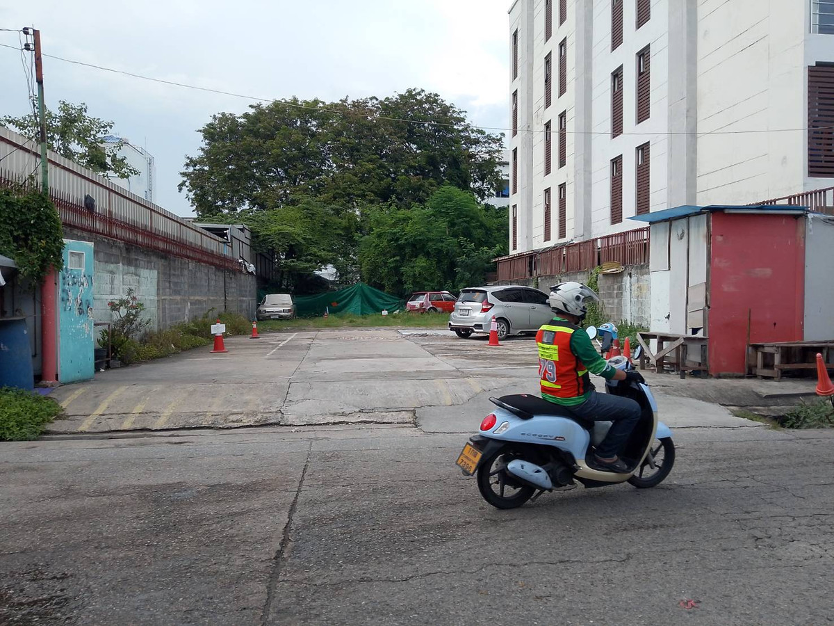 ขายที่ดินลาดพร้าว101 แฮปปี้แลนด์ : Vายที่ดินลาดพร้าว 101 เนื้อที่ 83 ตรว.