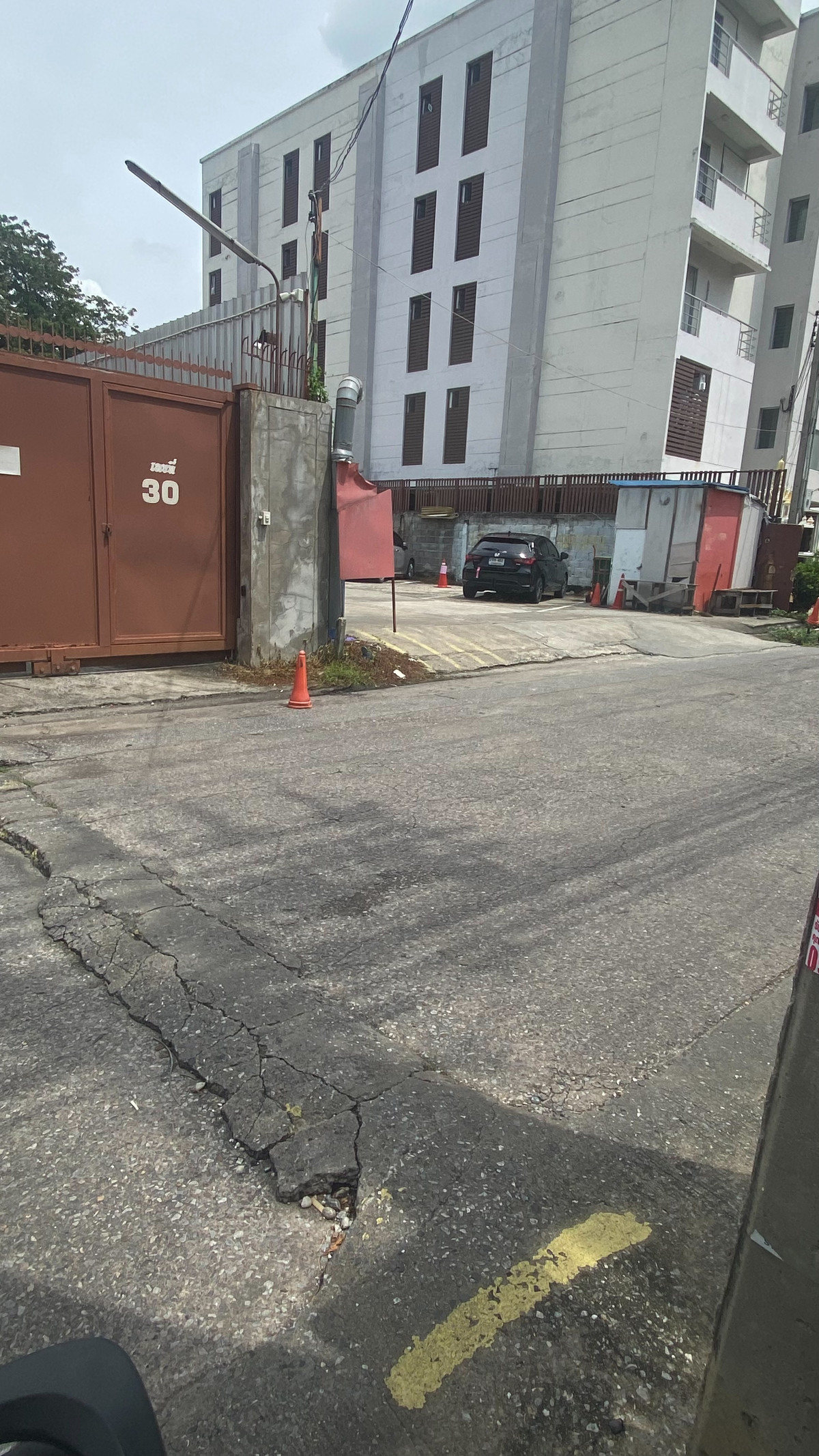 ขายที่ดินลาดพร้าว101 แฮปปี้แลนด์ : Vายที่ดินลาดพร้าว 101 เนื้อที่ 83 ตรว.