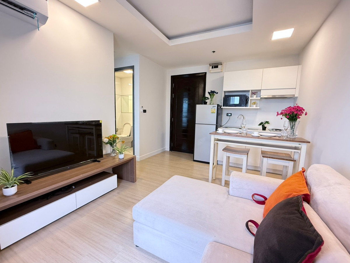 ให้เช่าคอนโดพระราม 9 เพชรบุรีตัดใหม่ RCA : คอนโดให้เช่า ที่ Thru Thonglor (ทรู ทองหล่อ)  Fully furnished เฟอร์นิเจอร์และเครื่องใช้ไฟฟ้าครบ พร้อมเข้าอยู่ได้ทันที