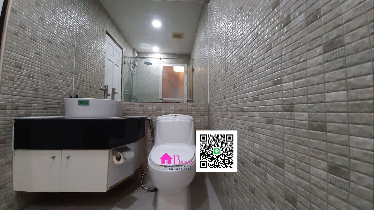 ให้เช่าคอนโดสุขุมวิท อโศก ทองหล่อ : ให้เช่า 2 ห้องนอน ทำเลอโศก  “ห้องใหญ่ คุ้มค่า วิวสระ ลมดี” โทร/ไลน์ 081 091 3231 Sukhumvit Living Town