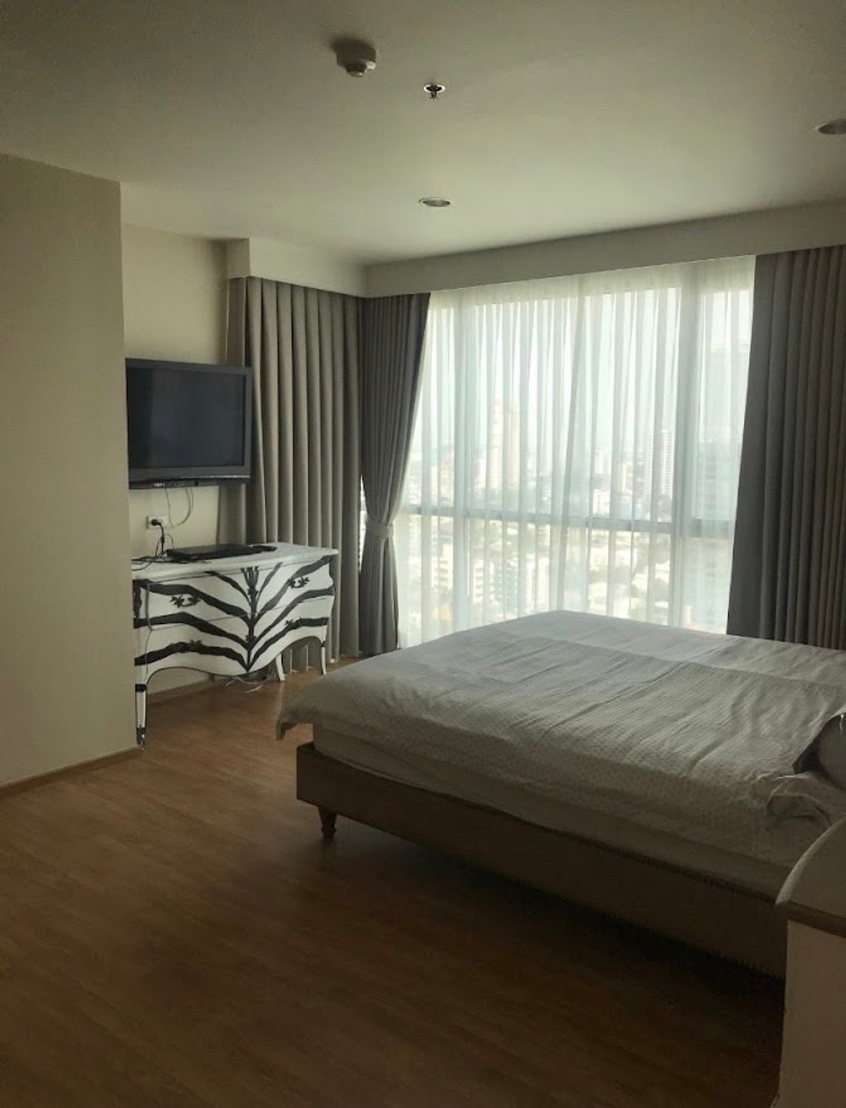 For SaleCondoAri,Anusaowaree : Sell ​​Noble Lite 2 bedroom 2 bathroom 105 Sqm. Big room, hard to find, special price, near BTS Ari.