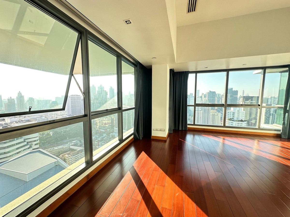 For SaleCondoSukhumvit, Asoke, Thonglor : Ultra Luxury Condo with Private Pool phrom phong area.