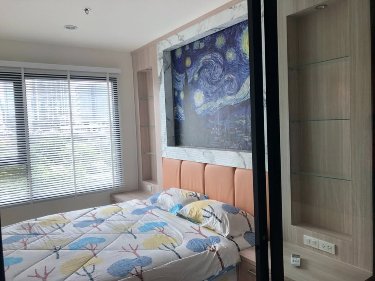 For RentCondoRama9, Petchburi, RCA : For rent, Life Asoke, 35 sq m., 6th floor, north side, bedroom wall not attached to other peoples rooms, next to MRT Phetchaburi Station & Next to Airport Link Makkasan, ready to move in.