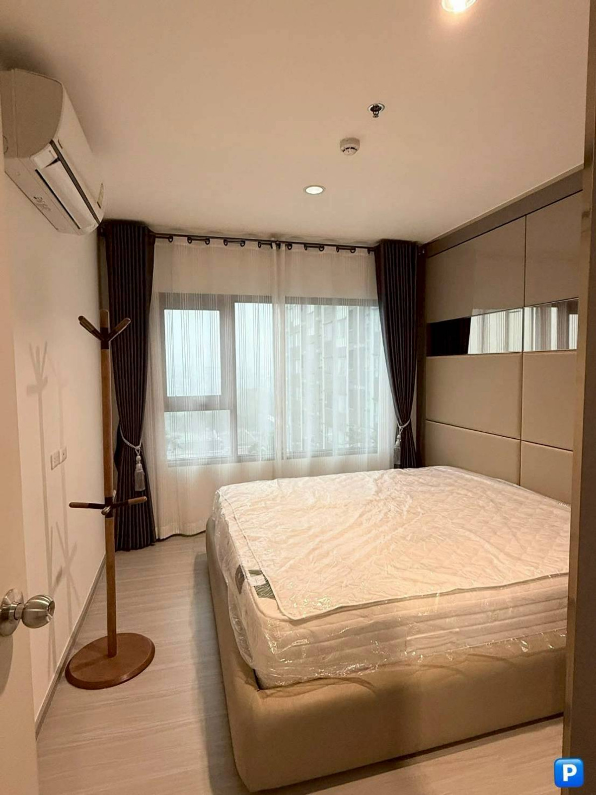 For RentCondoThaphra, Talat Phlu, Wutthakat : Aspire Sathorn-Ratchapreuk ★ 32 sq m., 10th floor (1 bedroom, 1 bathroom), ★ near BTS Bang Wa ★ near Seacon Bang Khae, Bang Khae Market ★ many amenities ★ complete electrical appliances ★