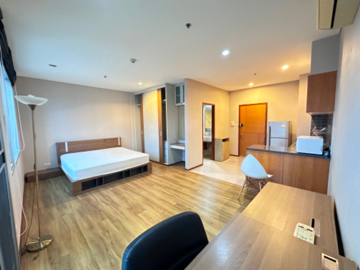 For SaleCondoWongwianyai, Charoennakor : For sale Villa Sathorn very spacious room, decorated, ready to move in, fully furnished, convenient travel.