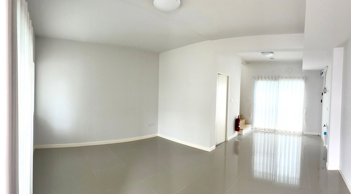 ให้เช่าทาวน์โฮมปทุมธานี รังสิต ธรรมศาสตร์ : ให้เช่า  ทาวน์เฮ้าส์ 2 ชั้น  แอร์ 1 เครื่อง 