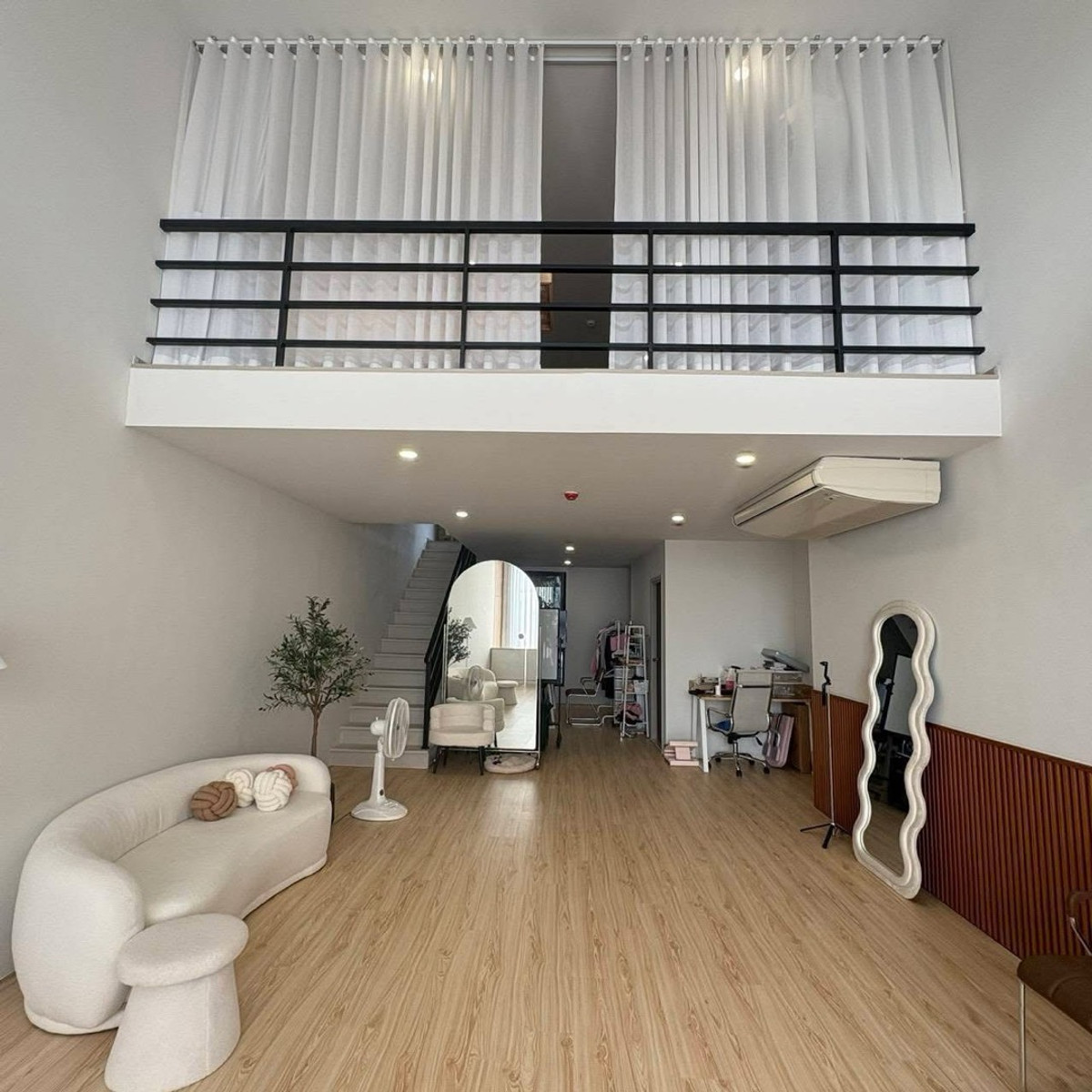 ให้เช่าคอนโดปทุมธานี รังสิต ธรรมศาสตร์ : เช่าโฮมออฟฟิศ 2 ชั้น🔥20ตรว🔥1Bed🔥55ตรม🔥R112-15