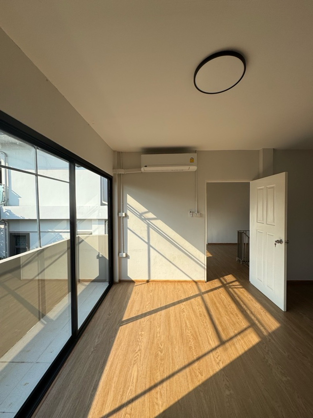 ให้เช่าโฮมออฟฟิศรัชดา ห้วยขวาง : โฮมออฟฟิศ รัชดาภิเษก | HOME OFFICE RATCHADA PHISEK