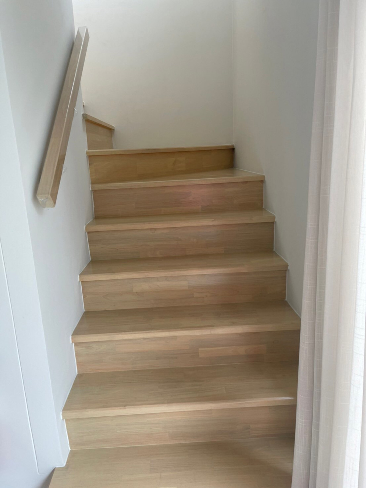 ให้เช่าทาวน์โฮมปทุมธานี รังสิต ธรรมศาสตร์ : ให้เช่า  ทาวน์เฮ้าส์ 2 ชั้น  แอร์ 1 เครื่อง 