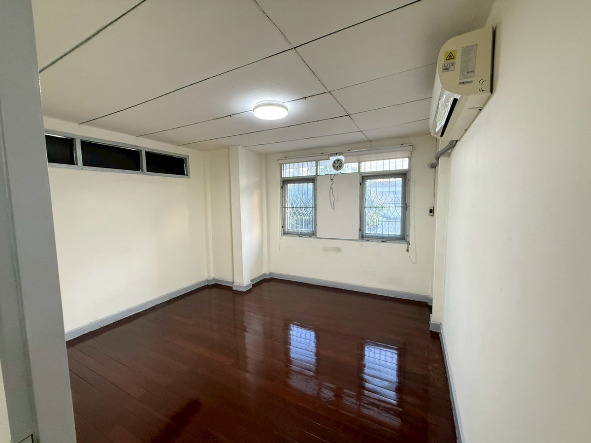 ให้เช่าบ้านรัชดา ห้วยขวาง : HK0642♛ให้เช่า บ้านเดี่ยว 4 ห้องนอน⚝รัชดา-ห้วยขวาง♜ใกล้ MRTสุทธิสาร 700 เมตร∞099-5919653,065-9423251▚Line@sureresidence