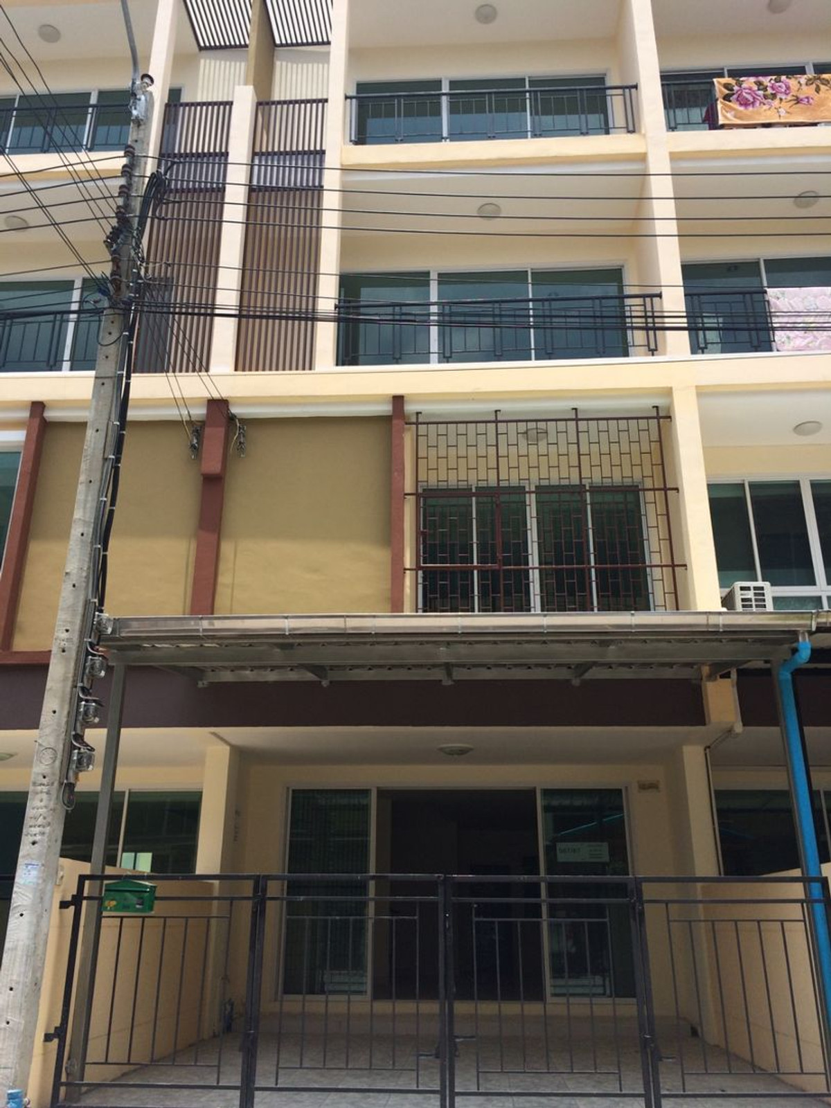 For RentTownhomeLadkrabang, Suwannaphum Airport : HR085 Pratchaya Business Home Project, On Nut - Suvarnabhumi, good location.