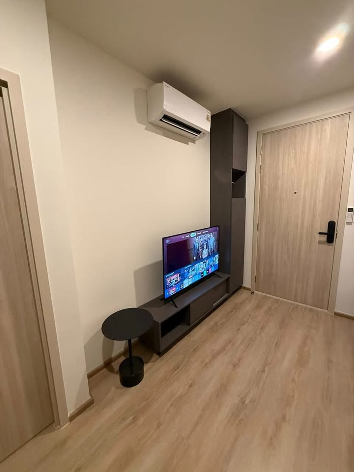 ให้เช่าคอนโดพระราม 9 เพชรบุรีตัดใหม่ RCA : เช่าคอนโด Nue District R9 Rama 9/นิว ดิสทริค อาร์ไนน์ พระราม 9 (B6812011)