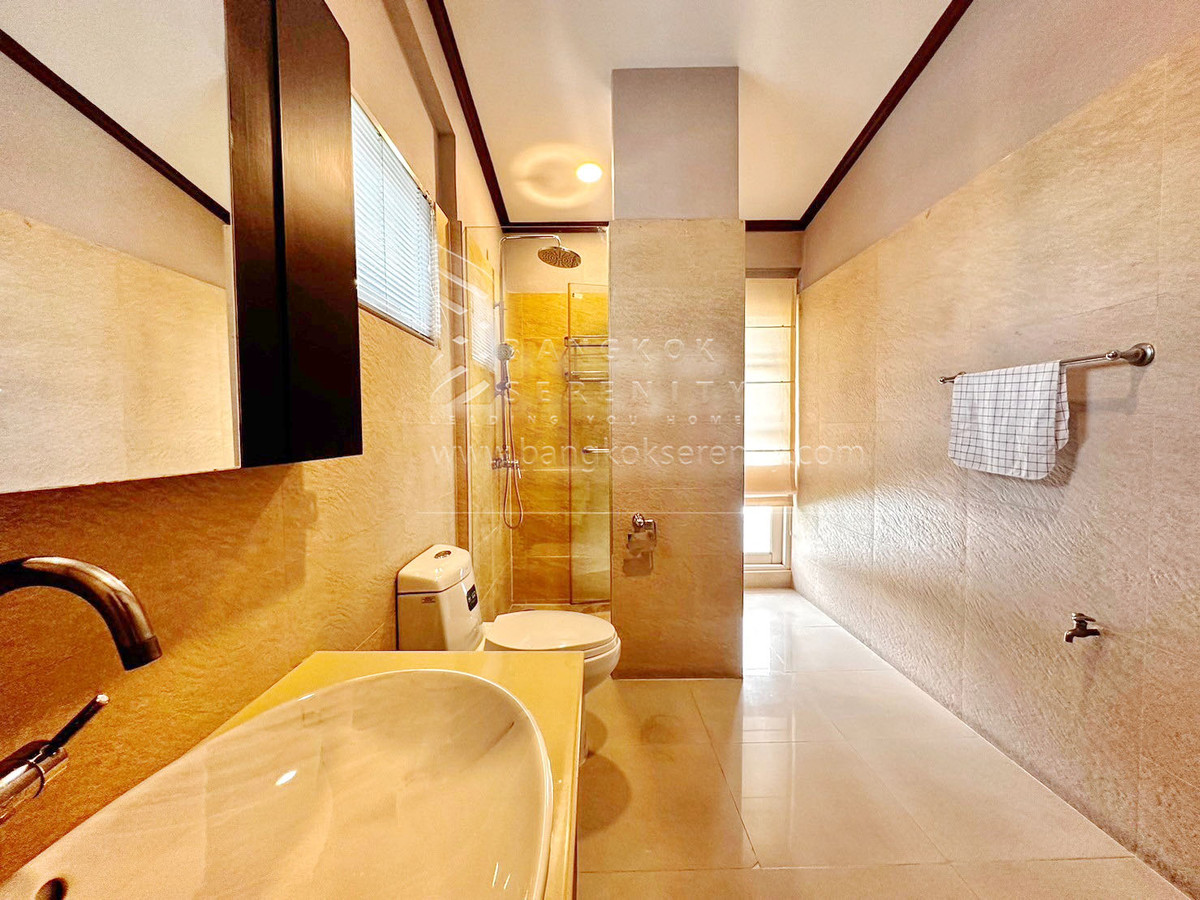 ให้เช่าบ้านพระราม 9 เพชรบุรีตัดใหม่ RCA : Single House for Rent with Private Pool – Rama 9 / Soonvijai