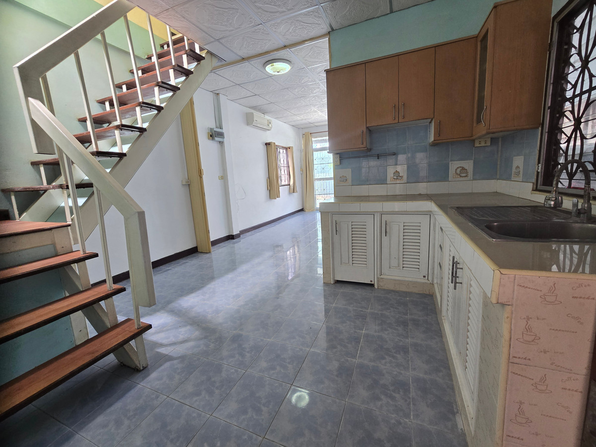 ขายบางแค เพชรเกษม : บ้านแฝด 2 ชั้น อารมณ์บ้านเดี่ยว หมู่บ้านไผ่ทอง2 เนื้อที่24 ตรว. บ้านสภาพดี พร้อมเข้าอยู่