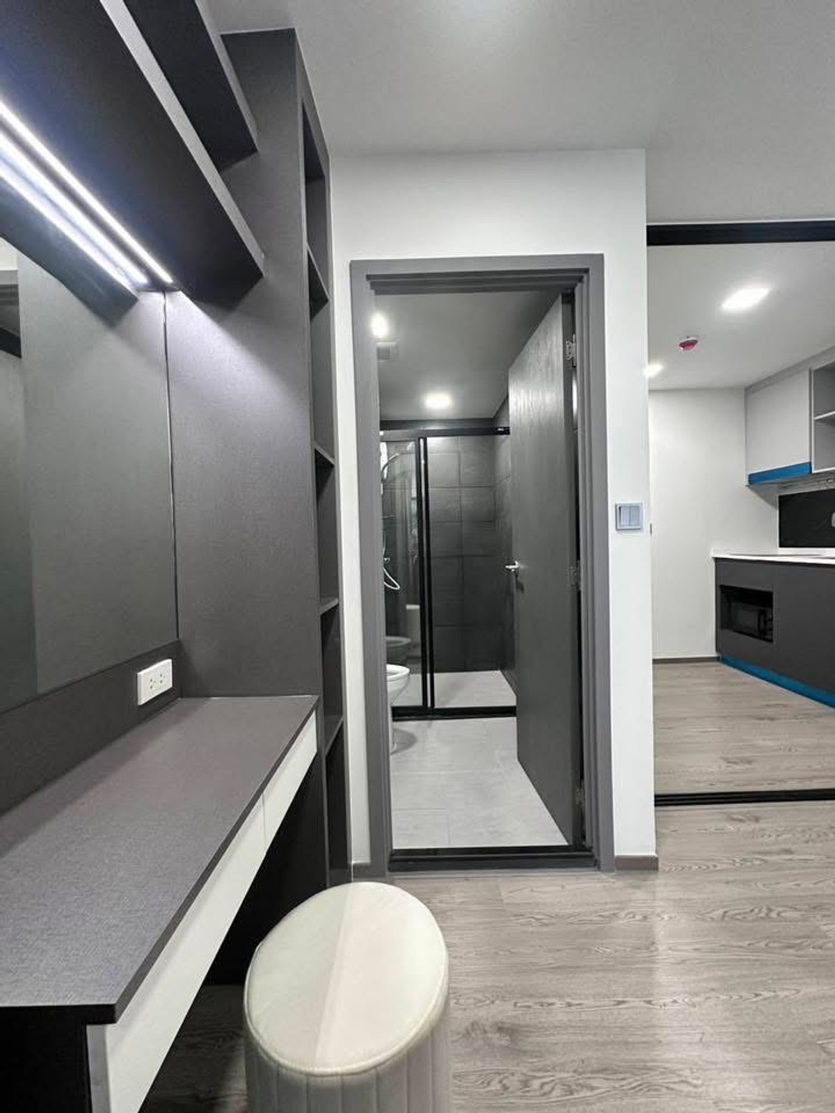 ให้เช่าคอนโดรัชดา ห้วยขวาง : ช้าไม่ได้แล้ว 🔥🔥ให้เช่า Maroon รัชดา 32 ห้องสวย ห้องใหม่ เฟอร์ครบจัดเต็ม+มีเครื่องซักผ้าพร้อมอบ‼️พร้อมเข้าอยู่ (ตอบแชทไวมาก)