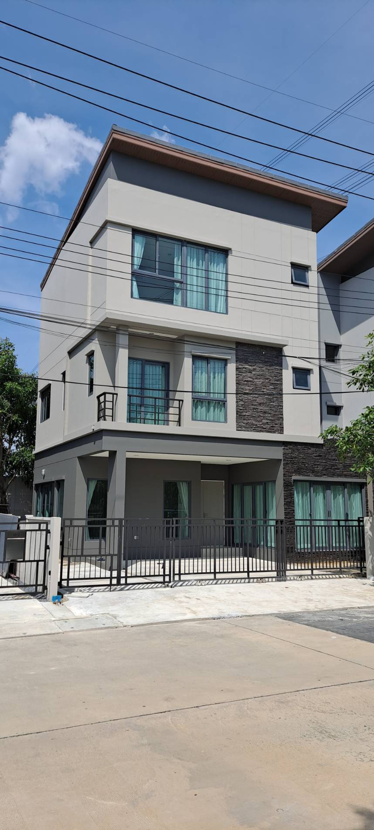 ให้เช่าพัฒนาการ ศรีนครินทร์ : ให้เช่า บ้านกลางเมือง The Edition กรุงเทพกรีฑา-พระราม9 วิวสวน ถนนกาญจนาภิเษก 3-4 นอน