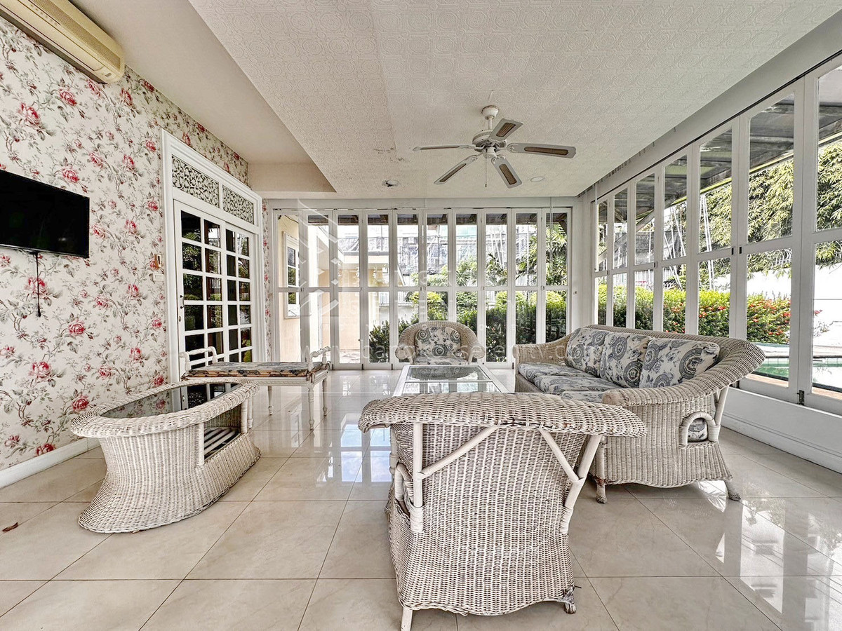 ให้เช่าบ้านพระราม 9 เพชรบุรีตัดใหม่ RCA : Single House for Rent with Private Pool – Rama 9 / Soonvijai