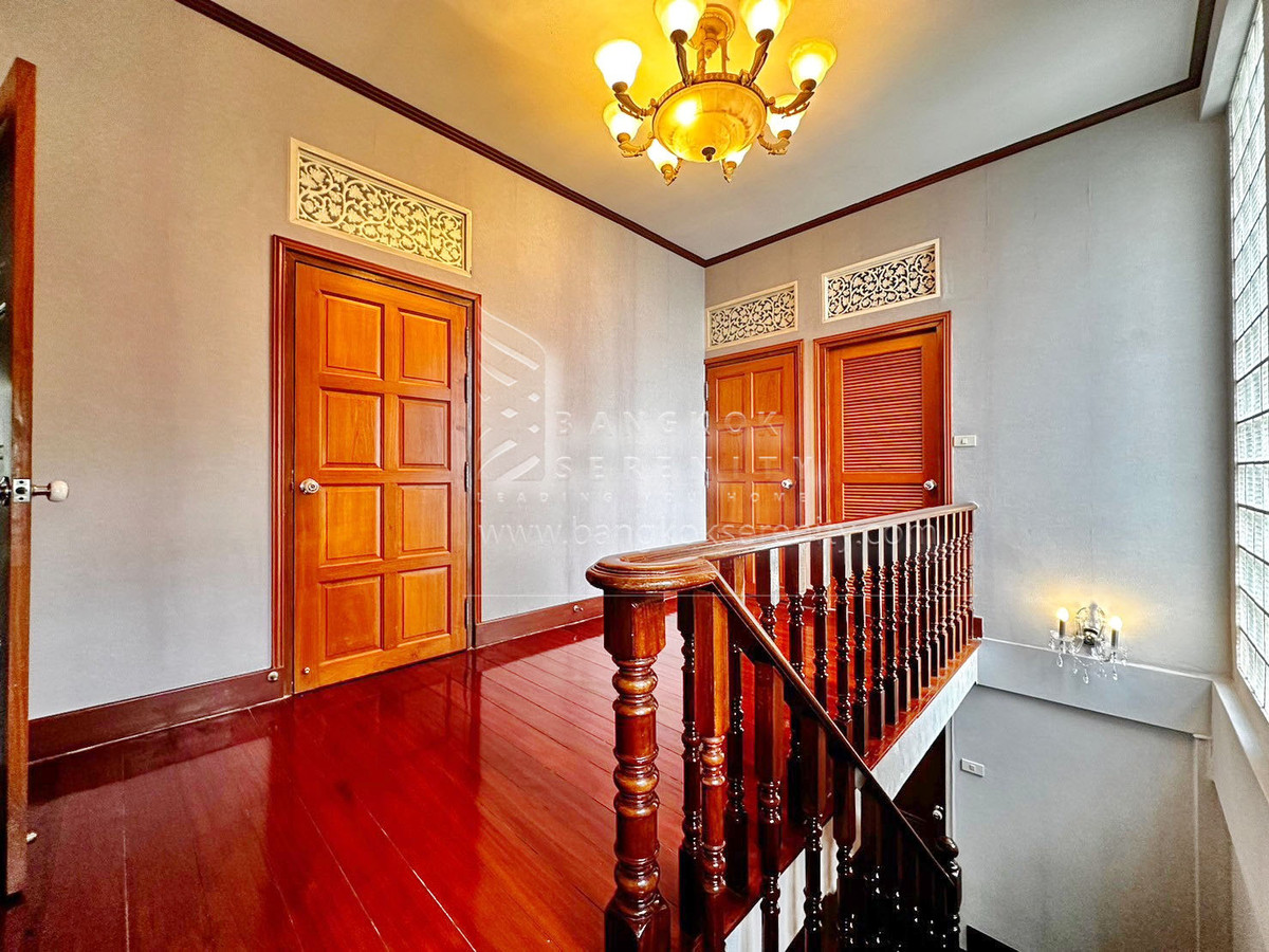 ให้เช่าบ้านพระราม 9 เพชรบุรีตัดใหม่ RCA : Single House for Rent with Private Pool – Rama 9 / Soonvijai