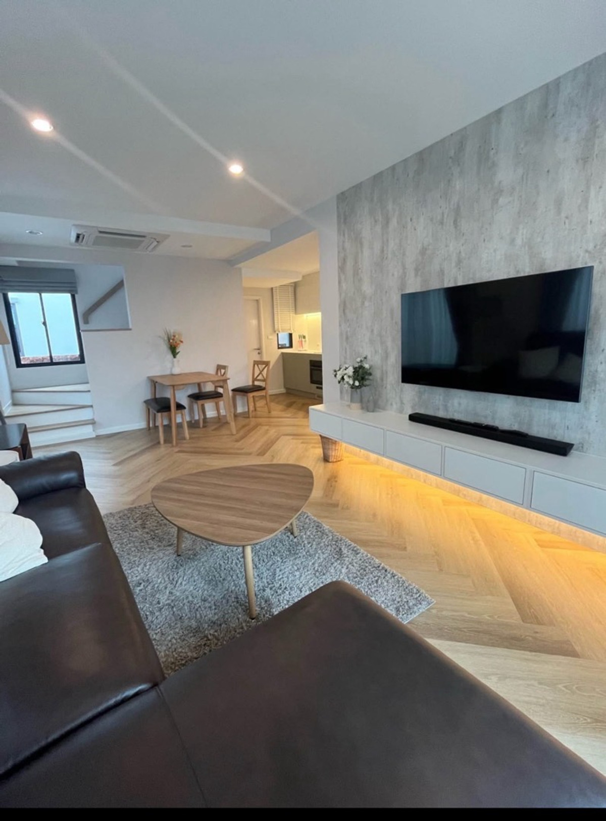 ให้เช่าบ้านสมุทรปราการ สำโรง : ให้เช่า บ้าน  เดอะแพลนท์ บางนา วงแหวน
4ห้องนอน 3ห้องน้ำ 