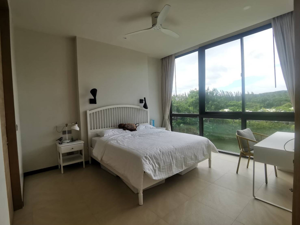 ขายคอนโดปากช่อง เขาใหญ่ : คอนโด swanlake khao yai , duplex unit 136 sqm.  ตำแหน่งวิวสวยที่สุด ท่ามกลางทะเลสาบ และขุนเขา  2 นอน 2 น้ำ  double volume ceiling.  