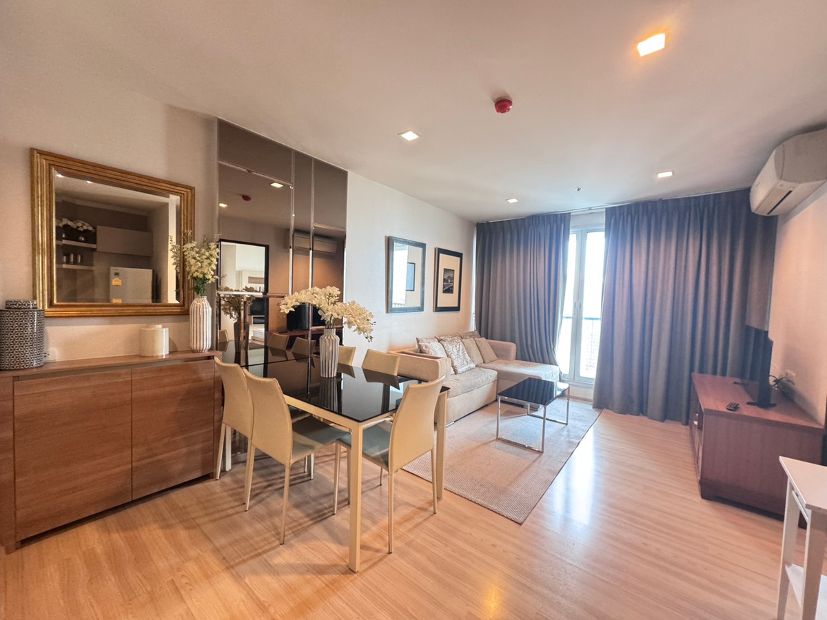 For RentCondoSathorn, Narathiwat : Rhythm Sathorn, Size 50 sqm., Fully Furnished, near bts saphan taksin, 24,000/Month !