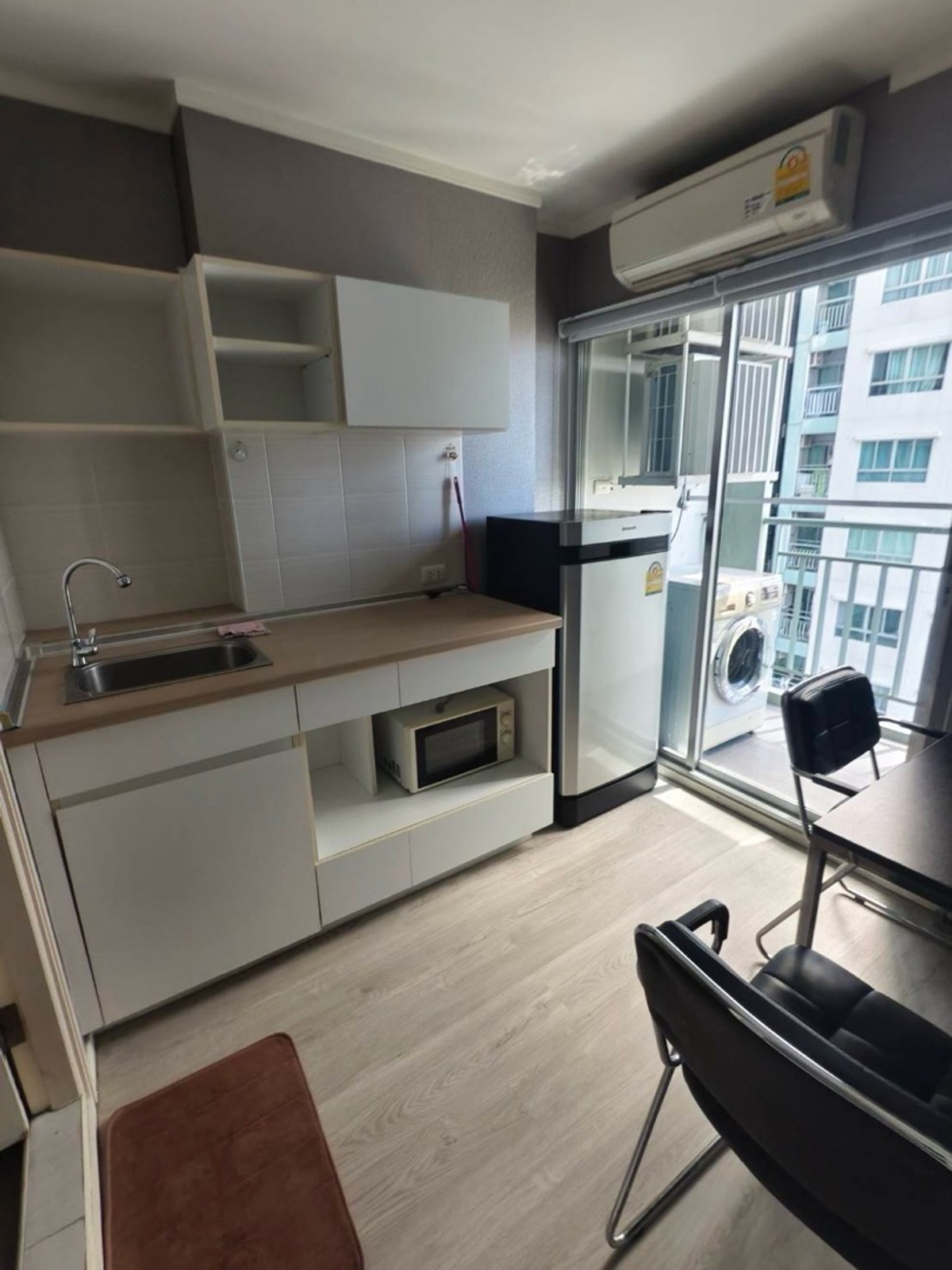 For RentCondoBangna, Bearing, Lasalle : LPN Mega City Bangna, corner room