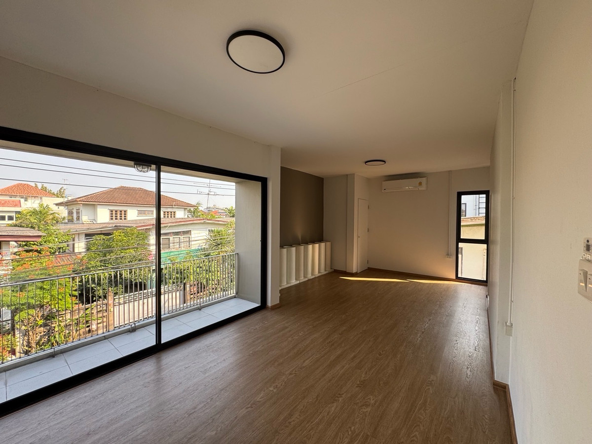 ให้เช่าโฮมออฟฟิศรัชดา ห้วยขวาง : โฮมออฟฟิศ รัชดาภิเษก | HOME OFFICE RATCHADA PHISEK