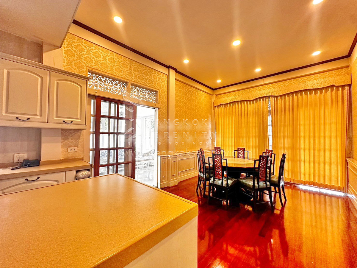 ให้เช่าบ้านพระราม 9 เพชรบุรีตัดใหม่ RCA : Single House for Rent with Private Pool – Rama 9 / Soonvijai