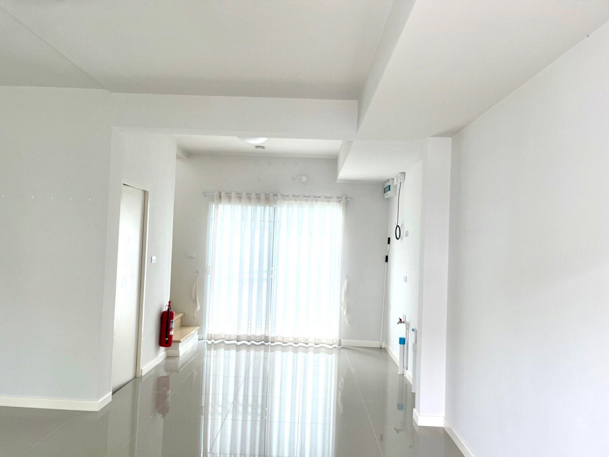 ให้เช่าทาวน์โฮมปทุมธานี รังสิต ธรรมศาสตร์ : ให้เช่า  ทาวน์เฮ้าส์ 2 ชั้น  แอร์ 1 เครื่อง 